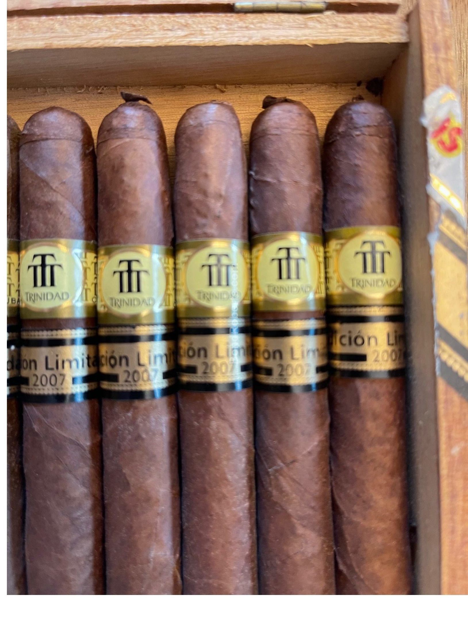 LCA Plus Trinitaria Jugo Dorado by Chico Rivas