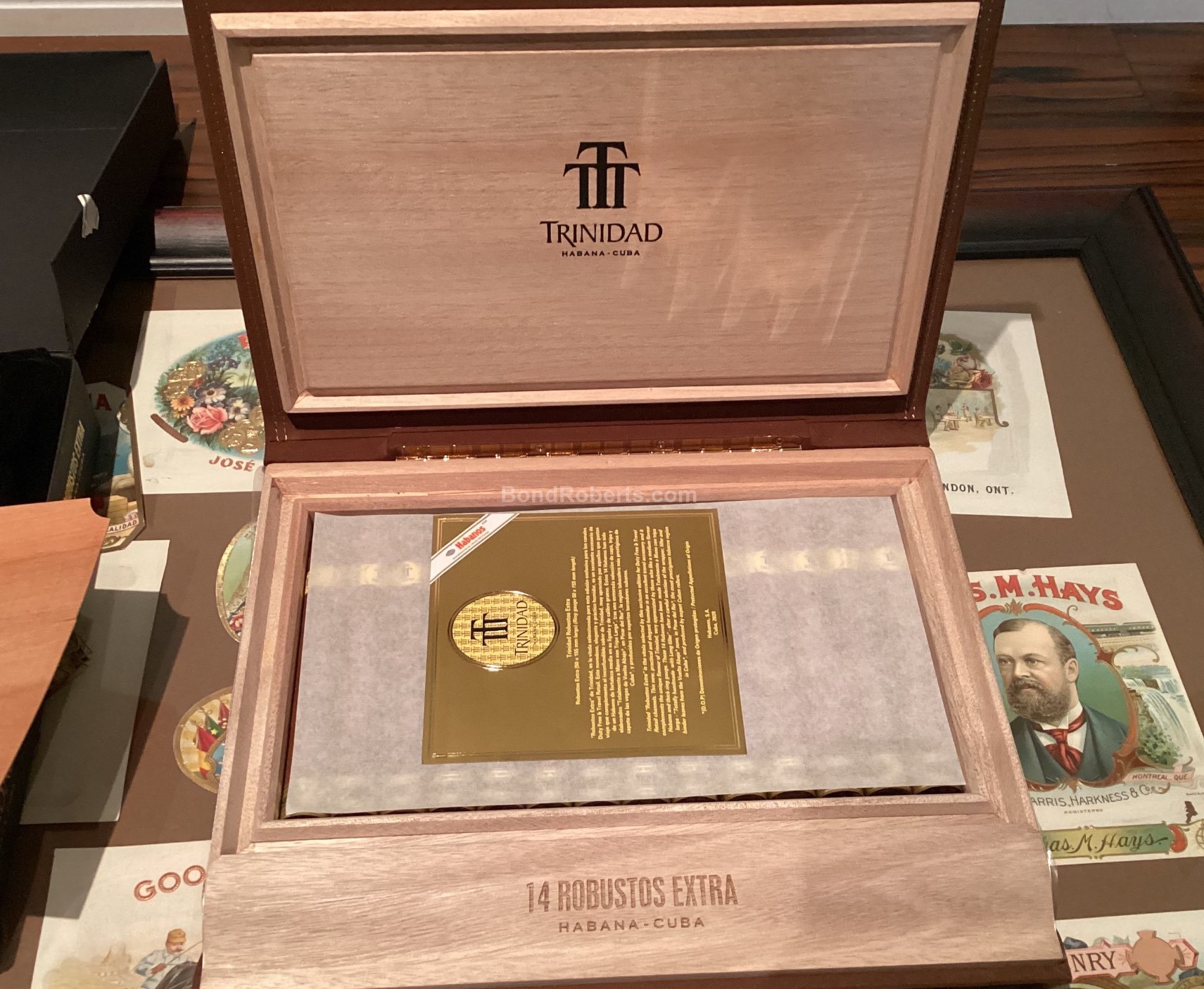 Trinidad Robustos Extra Travel Humidor 2022 Humidor of 14 cigars 17796