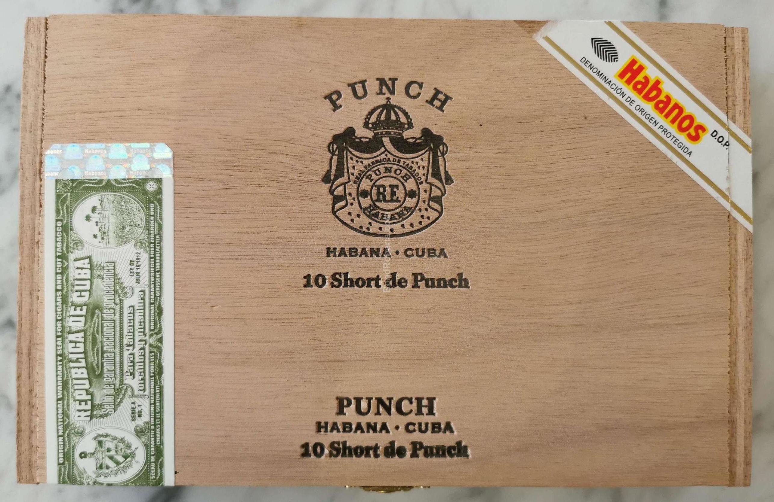 Punch Short de Punch 2020 Semi boîte nature box of 10 cigars 20702