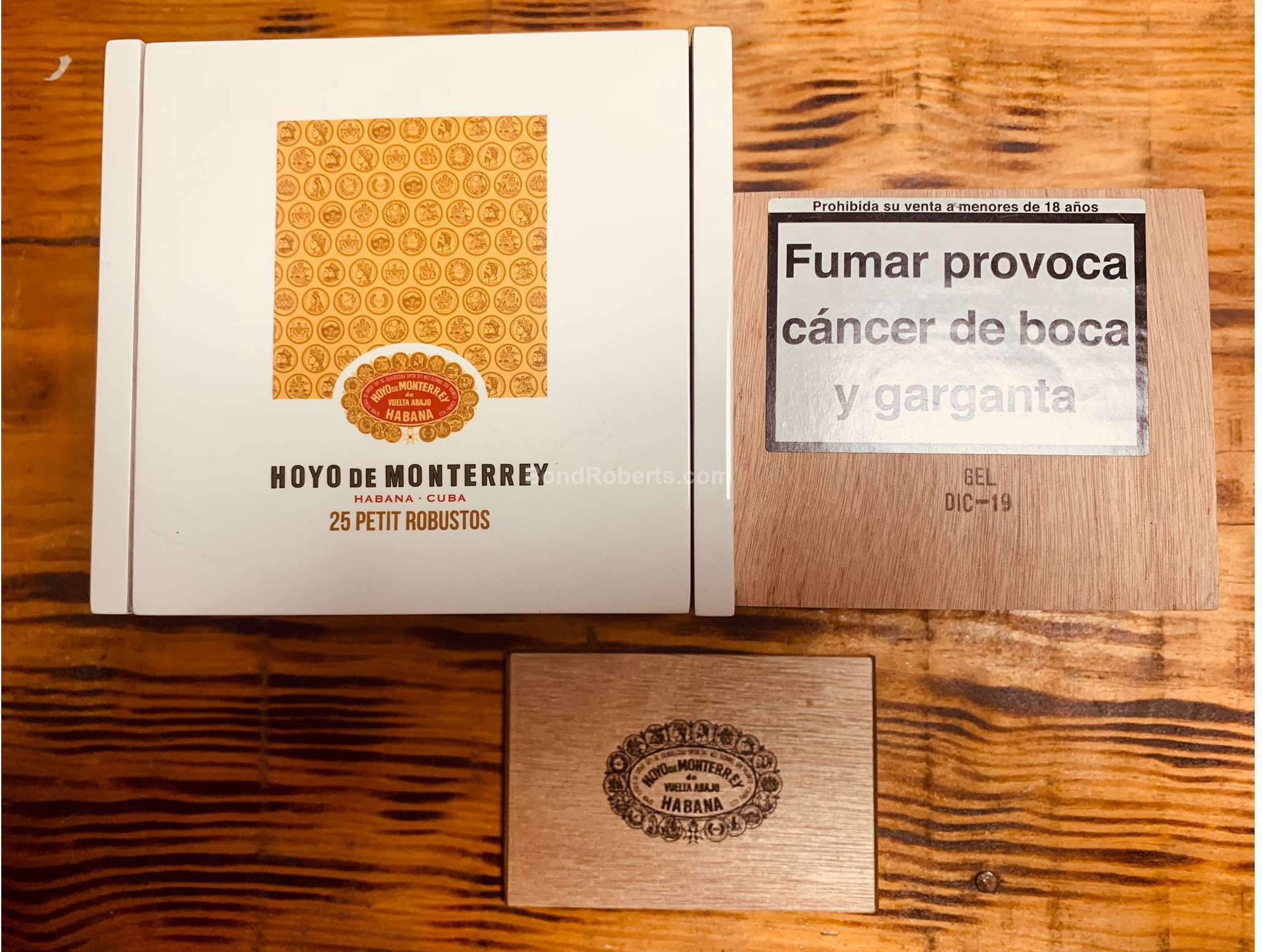 Hoyo de Monterrey Petit Robustos Spanish Humidor Release (2nd) 2019