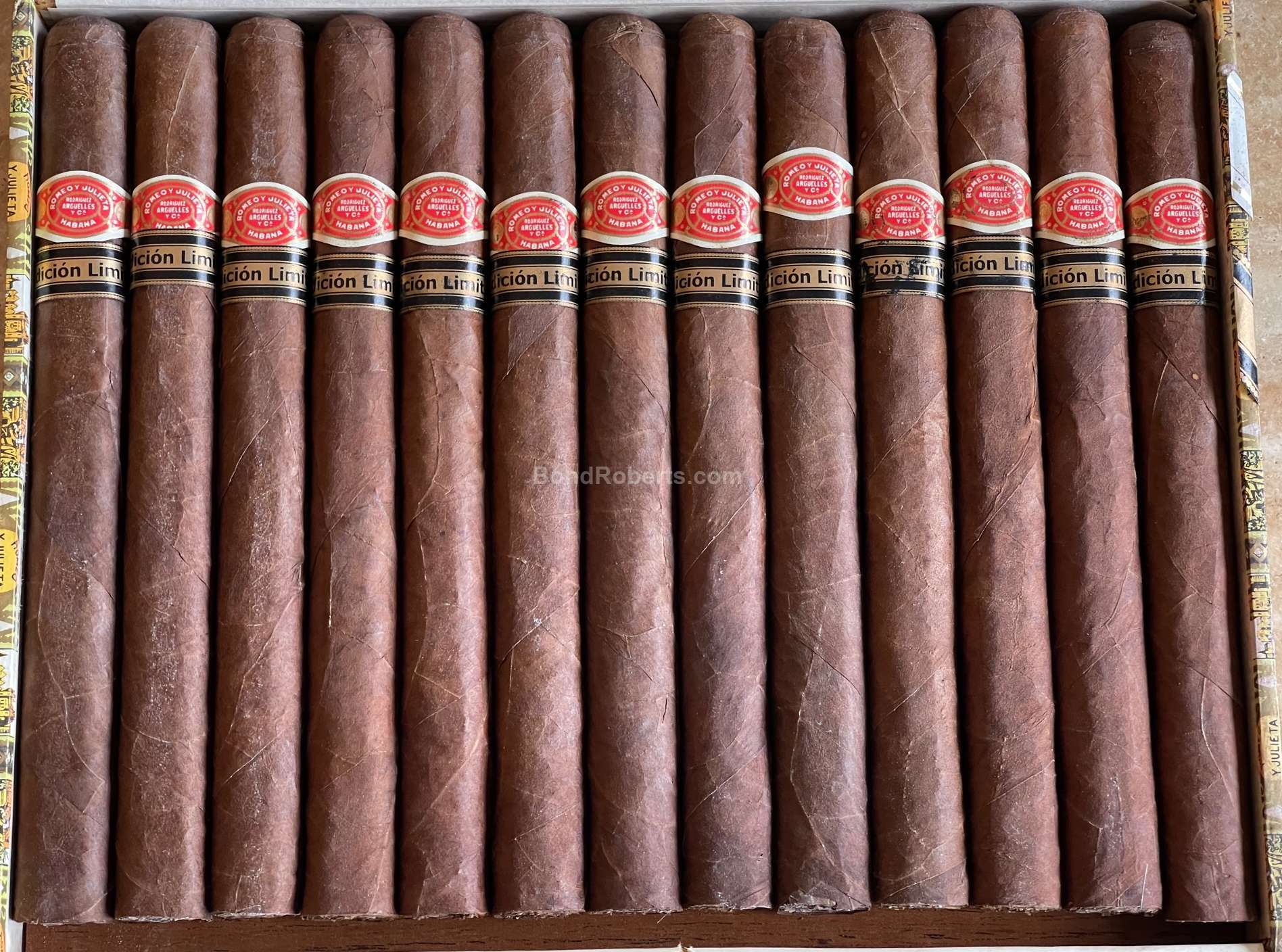 Romeo y Julieta Exhibición No.2 Edición Limitada 2001 Dress Box of 25 cigars 14327