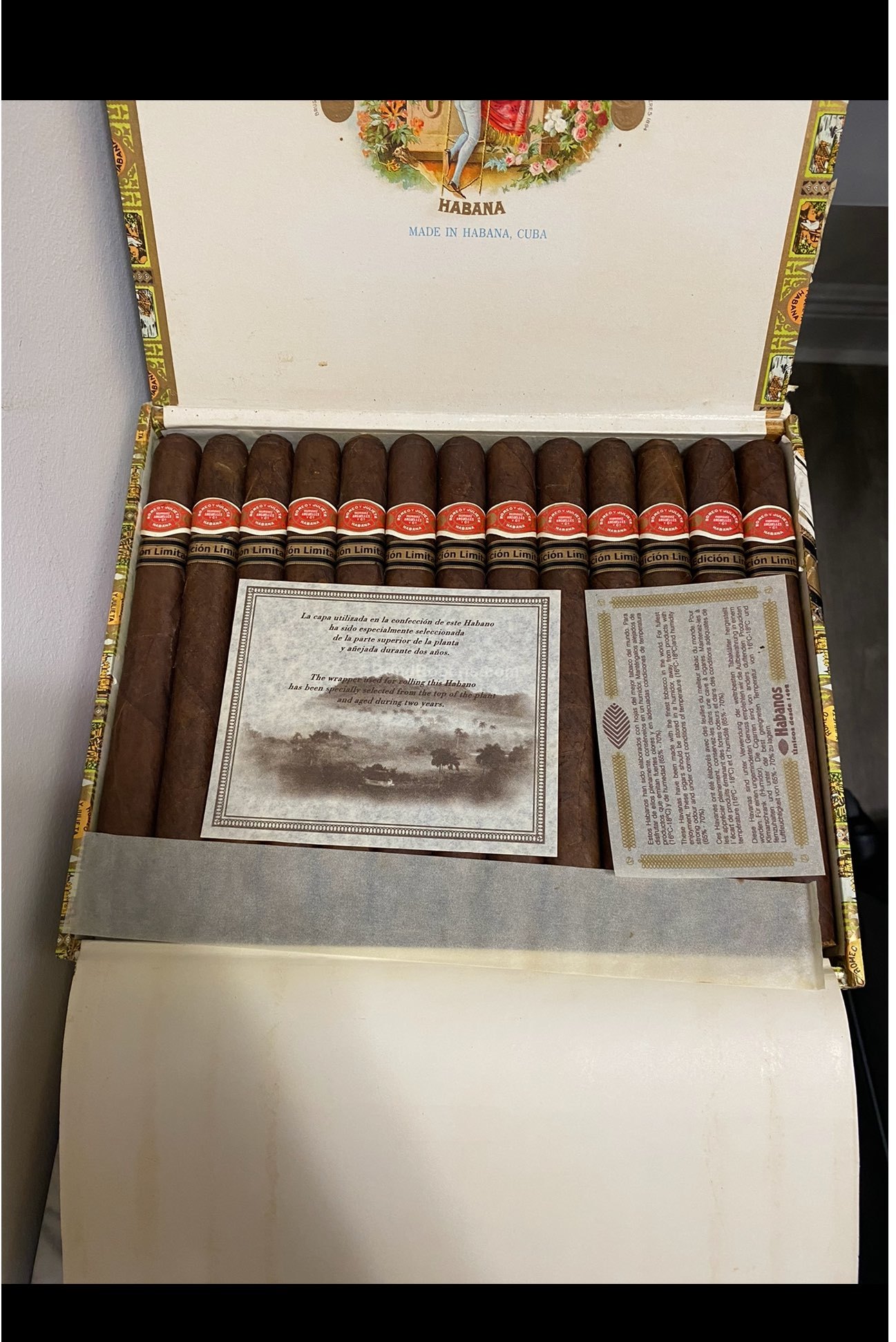 Romeo y Julieta Exhibición No.2 Edición Limitada 2000 Dress Box of 25 cigars 12651