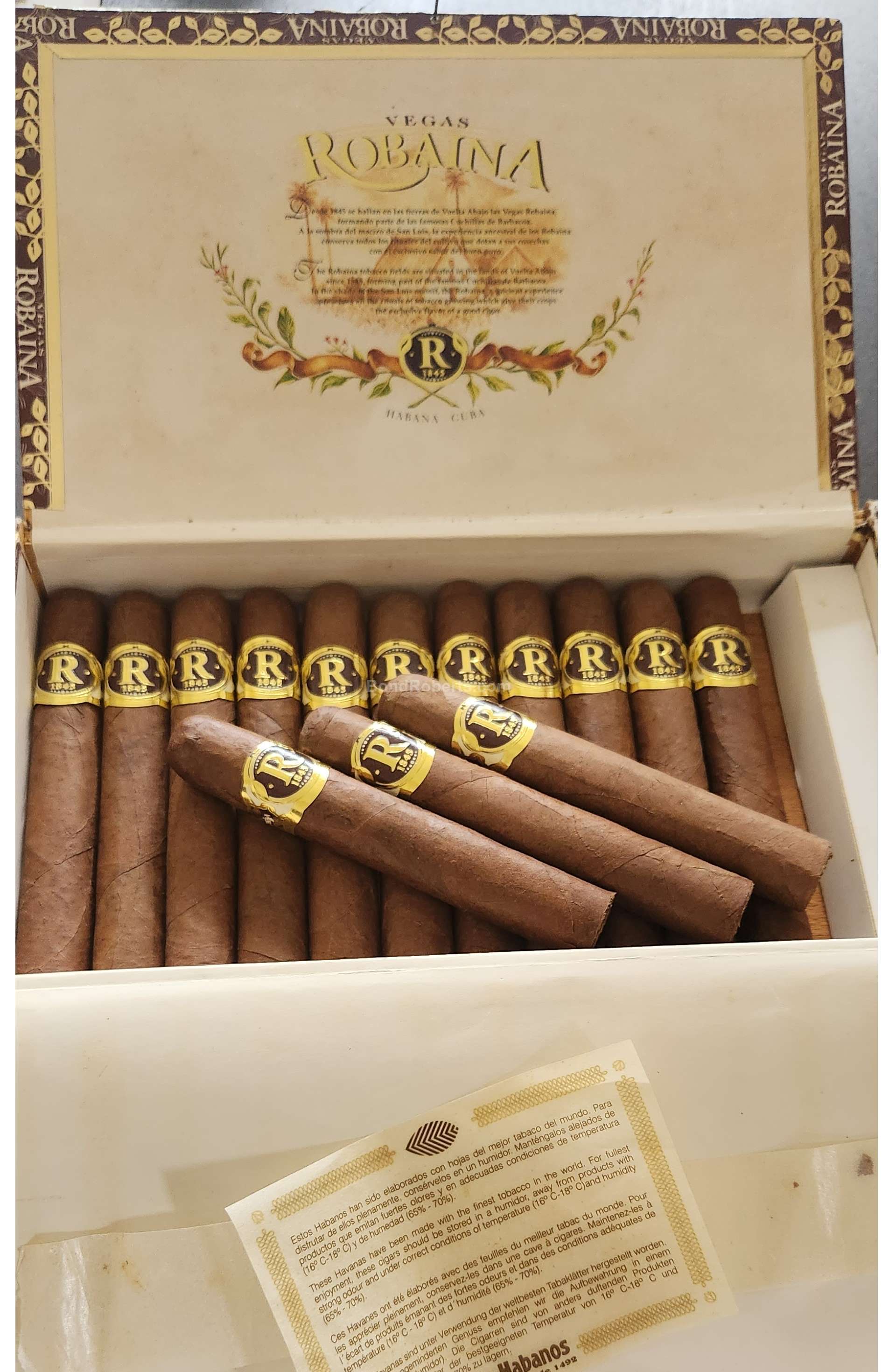 Vegas Robaina Famosos 1998 Dress Box of 25 cigars 19522