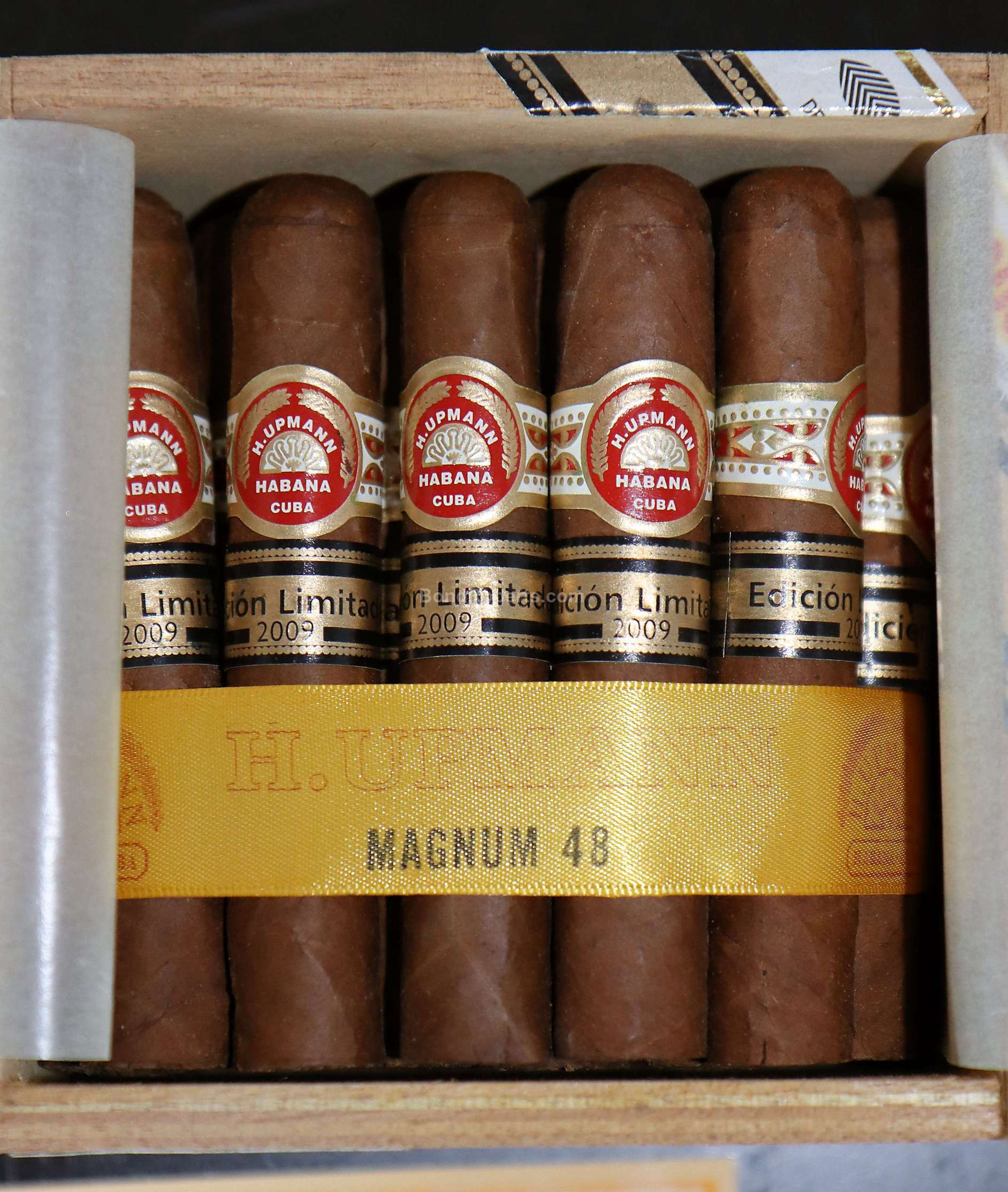 H. Upmann Magnum 48 Edición Limitada 2009 Slide Lid Box of