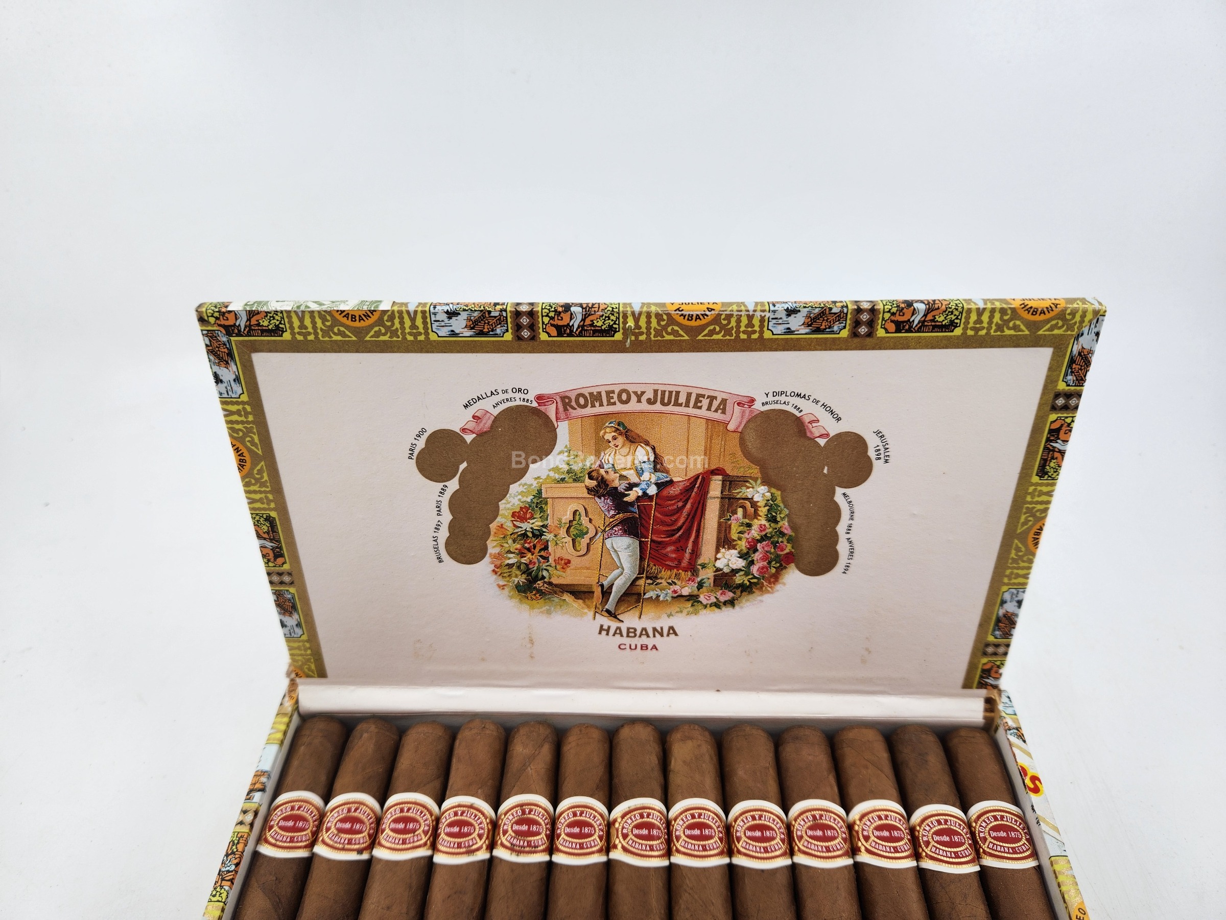 Coffret Le petit Larousse des cigares 葉巻 Coffret Le petit Larousse des cigares 葉巻 Coffret Le petit