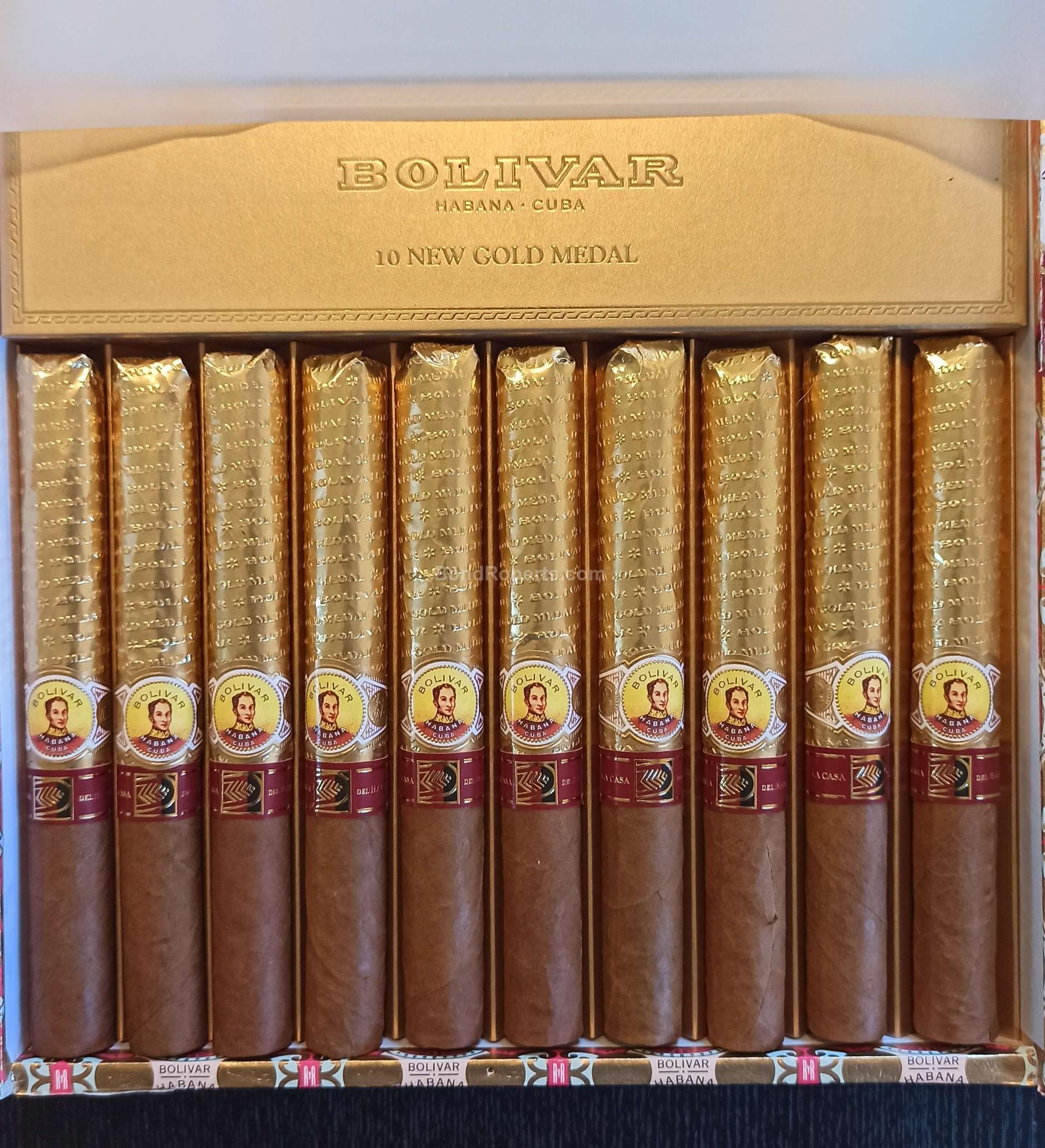 Bolívar New Gold Medal LCDH Exclusivo 2023 Dress box of 10 cigars in gold foil. 21847