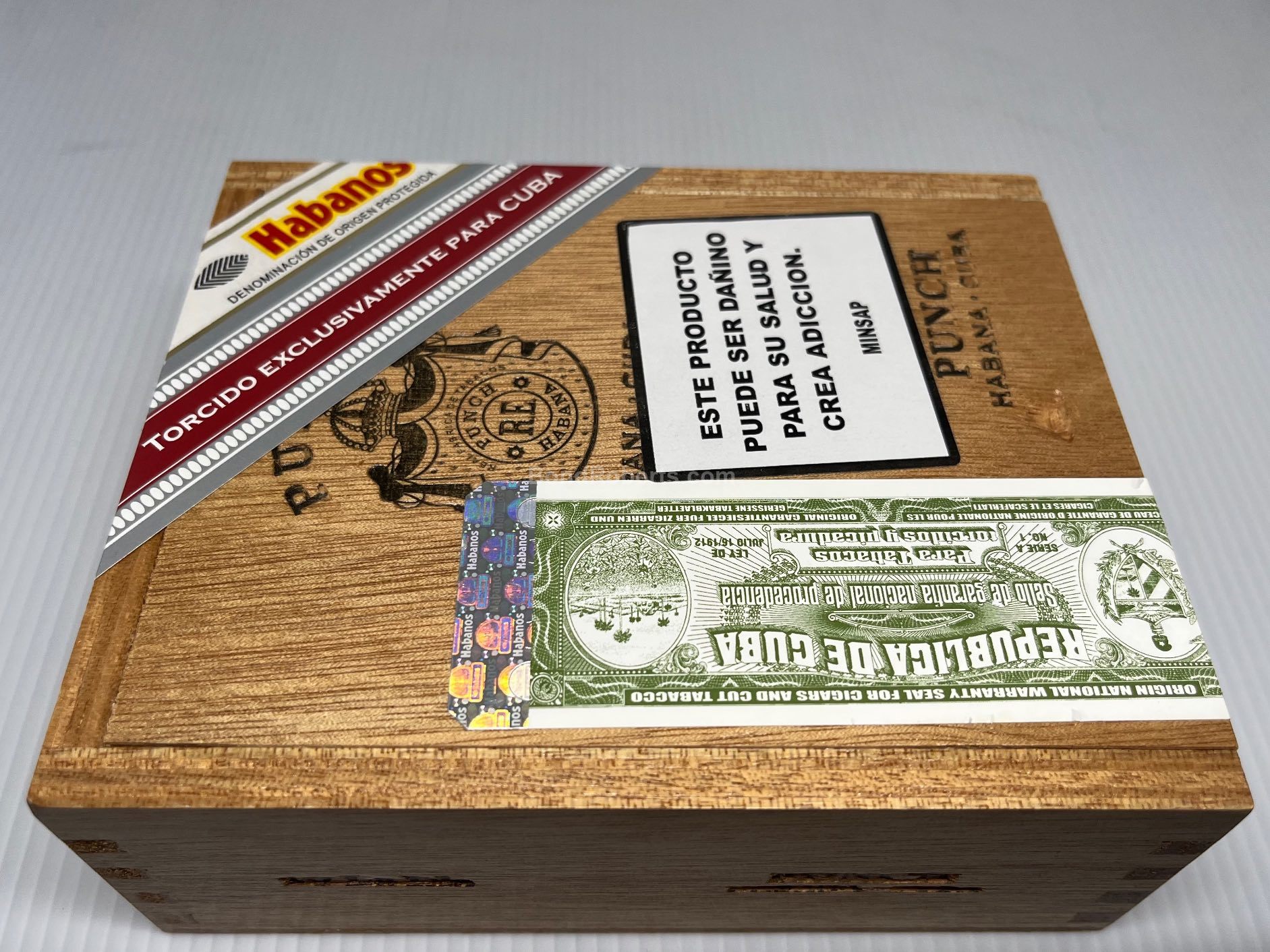 Punch La Isla Edición Regional Cuba 2018 Numbered slide lid box of 10