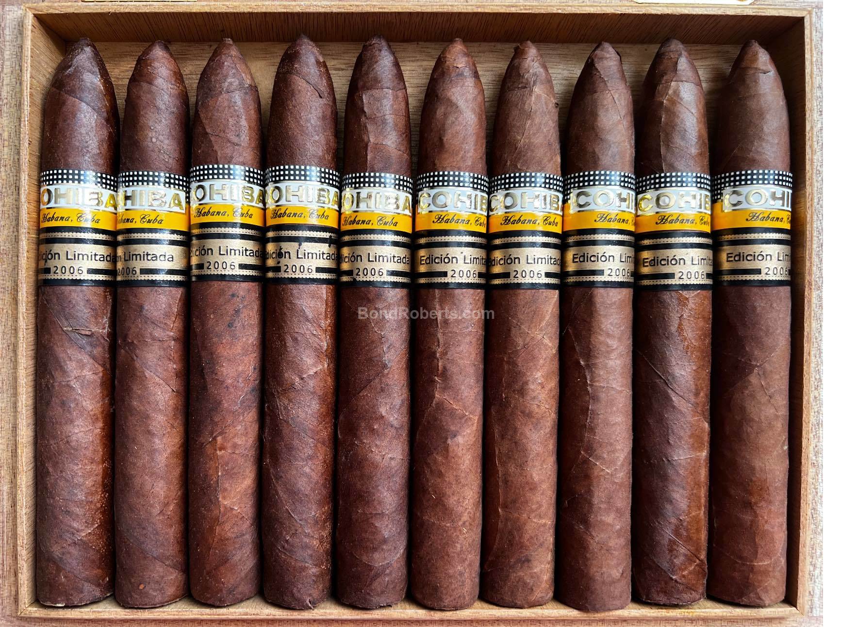 Cohiba Pirámides Edición Limitada 2006 Black lacquered Boîte
