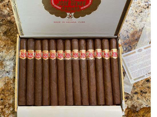 Hoyo de Monterrey Hoyo Corona 2001